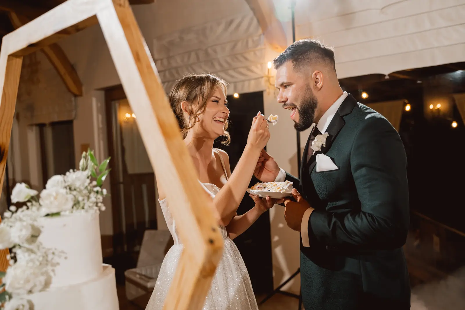 Fotograf na wesele — tort weselny