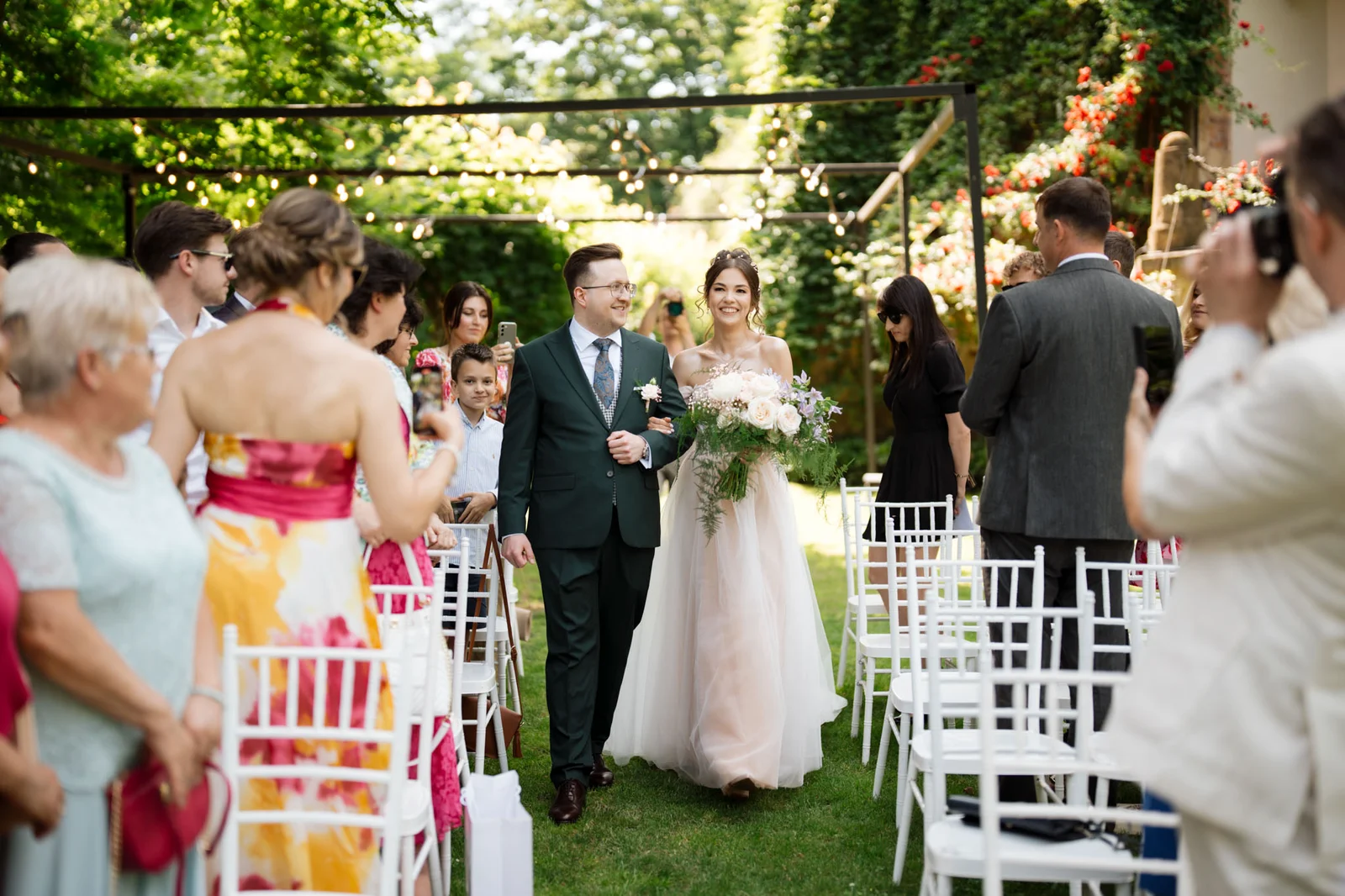 Fotograf na wesele — ślub na świeżym powietrzu