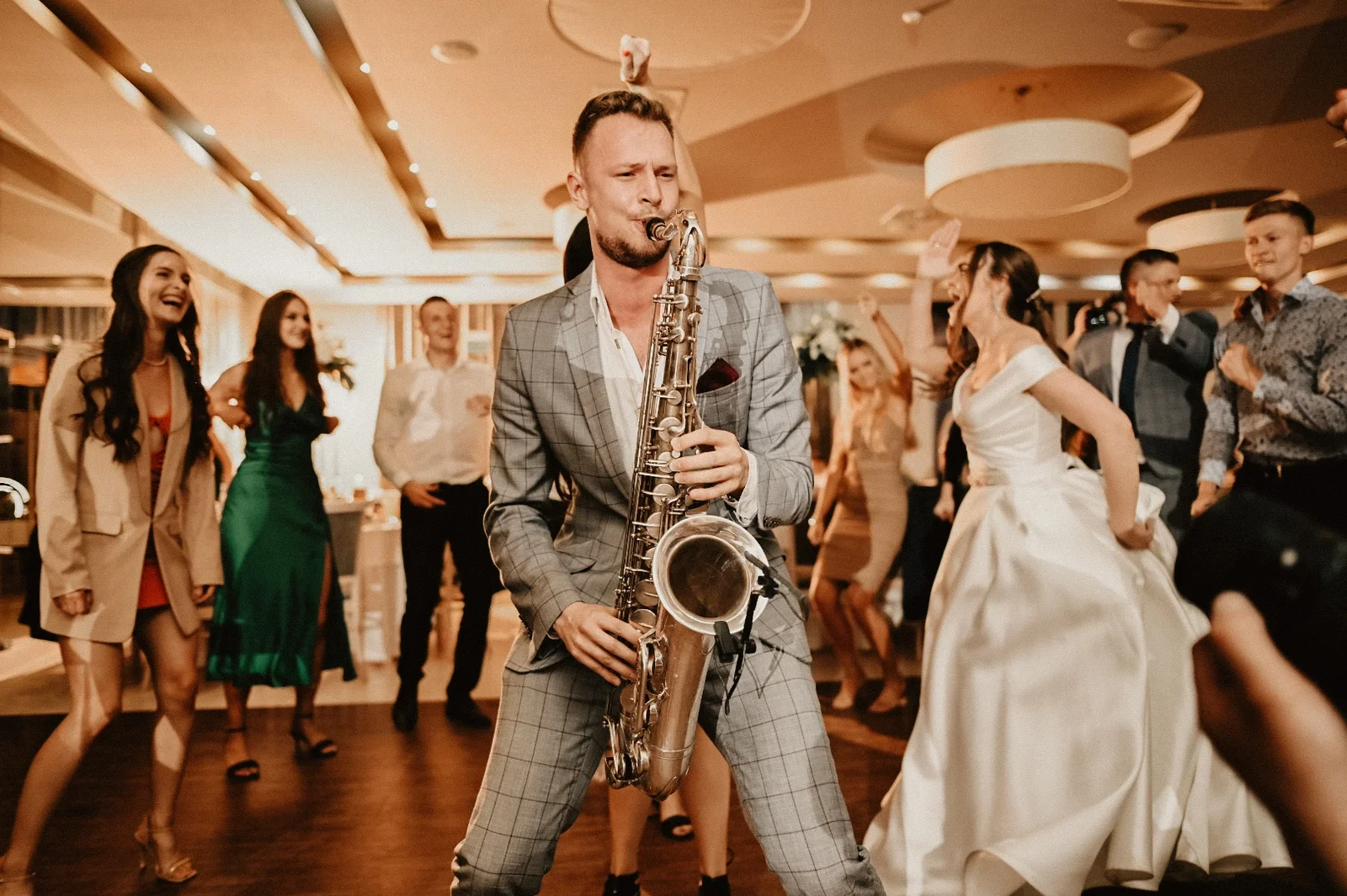Saksofonista na wesele